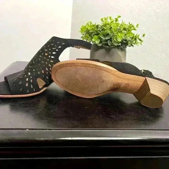 Anne Klein Genevieve Black Sandal Open Toe Buckle Size 10 - Picture 7 of 9